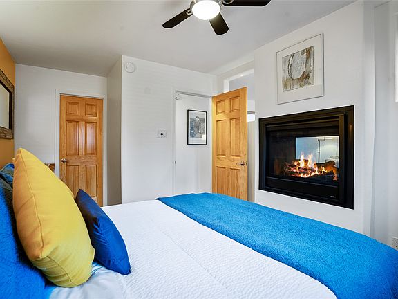 3rd image of 527 E Alameda St APT 4