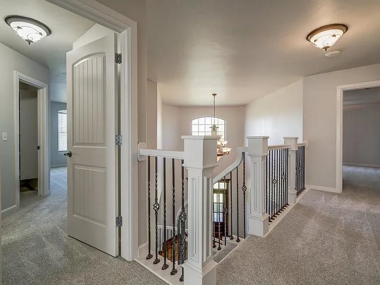 22525 Lindy Ter — Photo 45