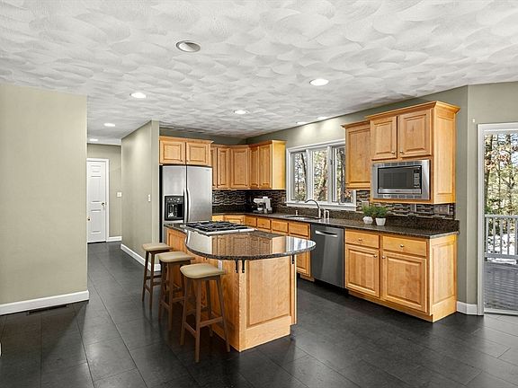 3rd image of 18 Ravens Blf