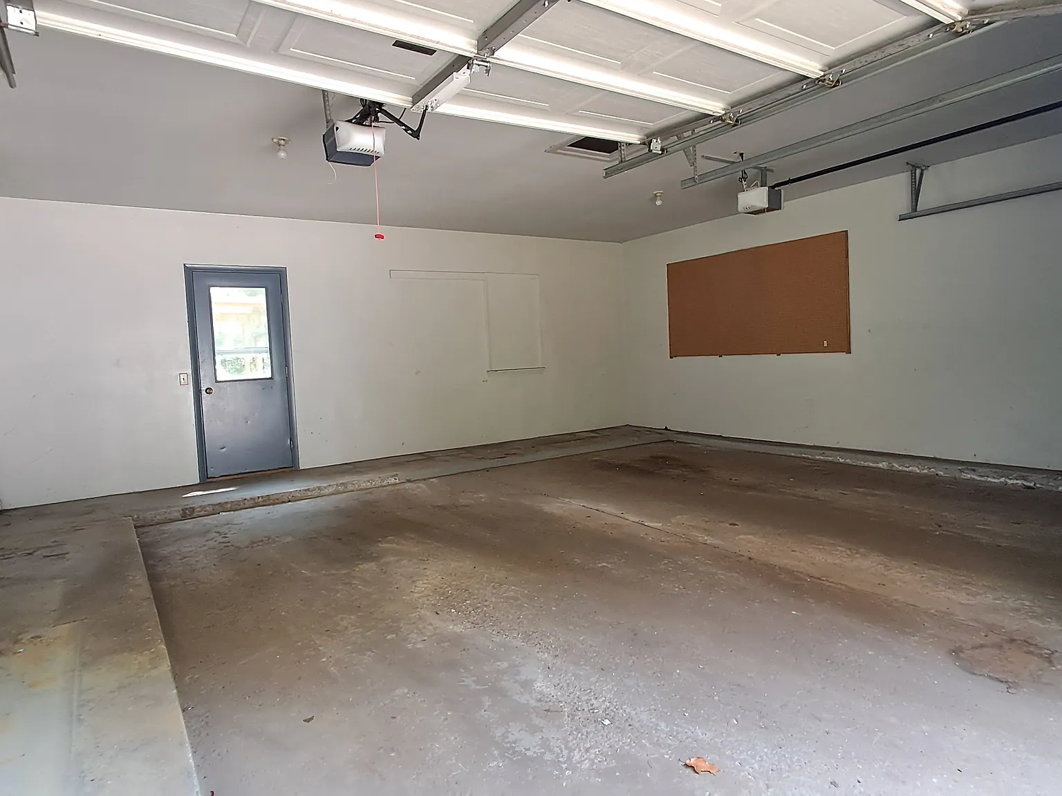 1 bed, 1.5 bath, 1550 sqft, $825 — Photo 3