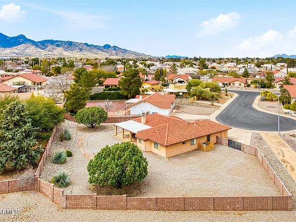 4th image of 1920 SUNBURST Place