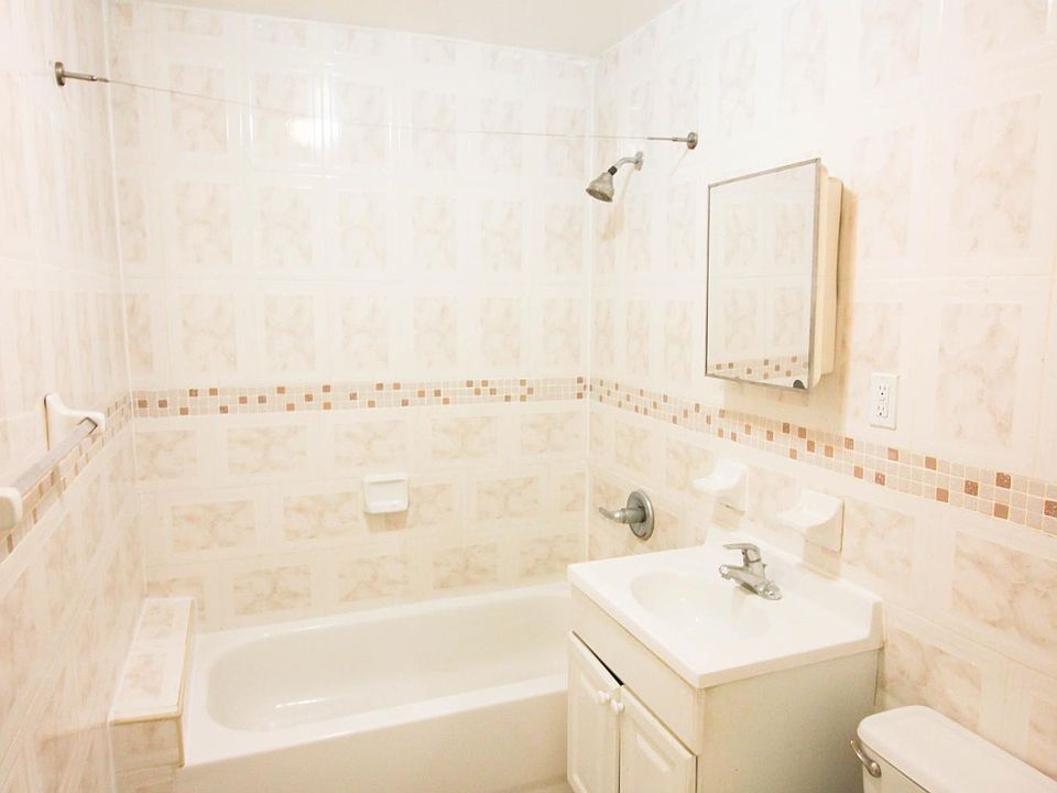 2nd image of 448 E 136th St #1F