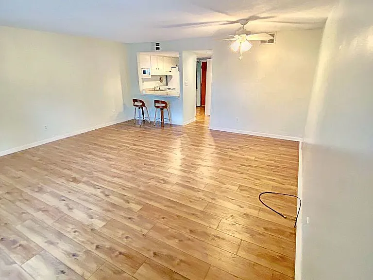 6112 Harbourside Dr — Photo 4