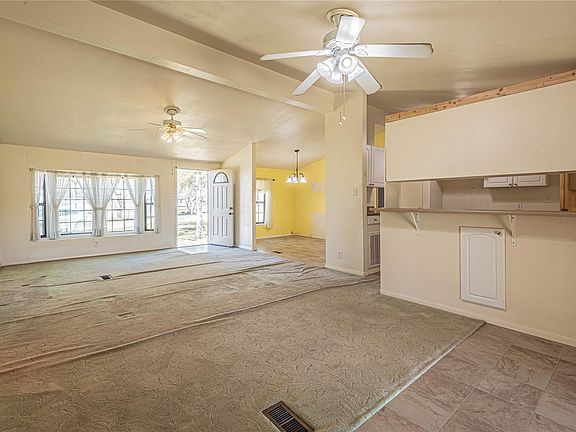 4th image of 36177 Lomax Rd