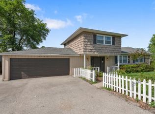 8940 W 84th St, Justice, IL 60458