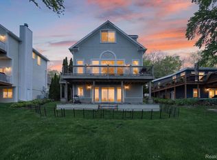 5025 Harp Dr, Linden, MI 48451