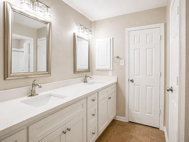 3906 Lakeridge Canyon Dr — Photo 24