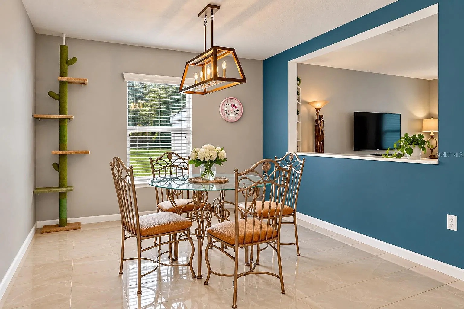 3 bed, 2.0 bath, 1880 sqft, $2,500 — Photo 3