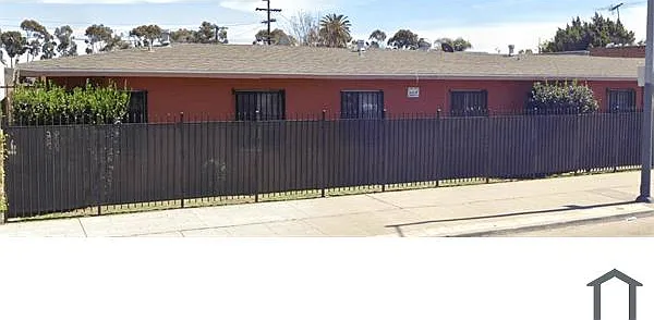 10108 S Figueroa St #12 — Photo 2