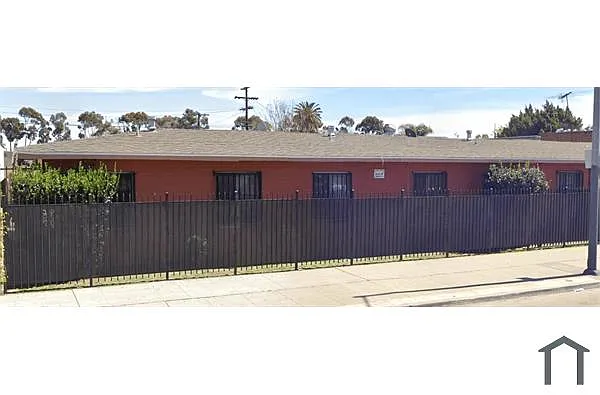 Building Photo - 10108 S Figueroa St #12