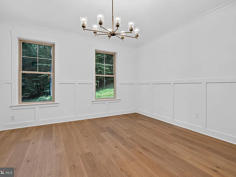 1490 Thurston Rd — Photo 9
