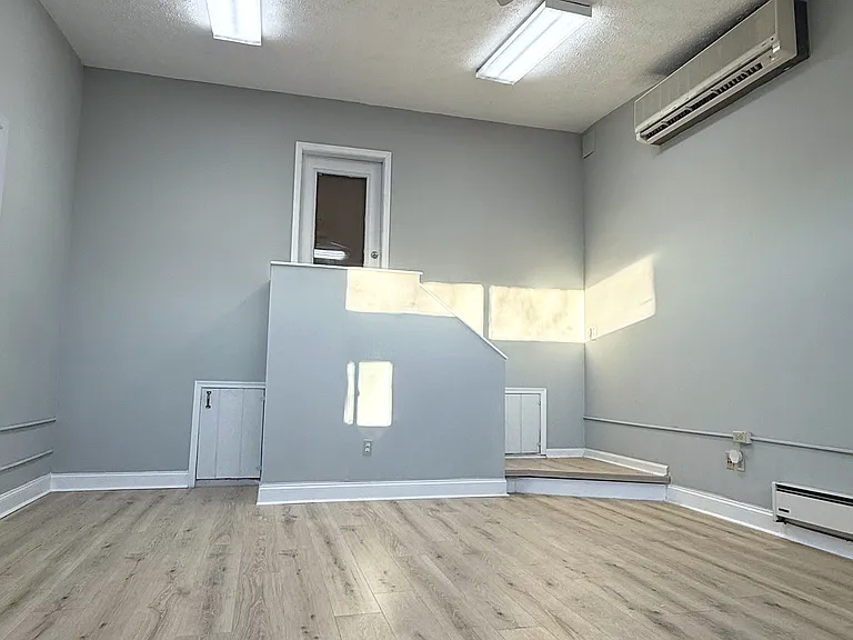 322 Main St #1R — Photo 8
