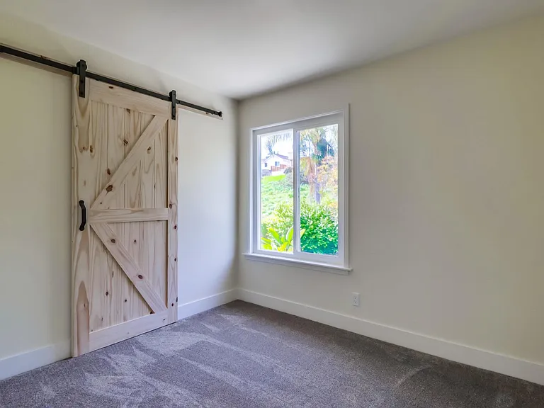 1680 Swallowtail Rd — Photo 15