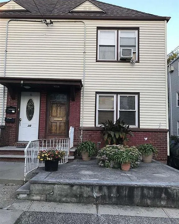 18 Kelly Pkwy #1