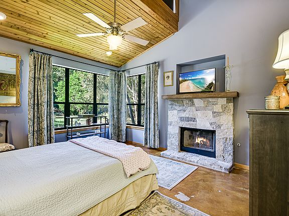 2nd image of 216 Canyon Oaks Dr