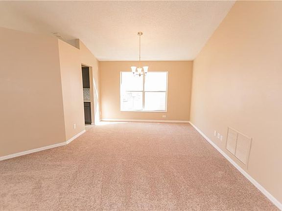 3rd image of 3115 Bellingham Dr