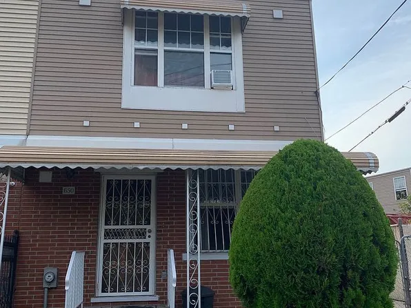 650 Williams Avenue image 1 of 41