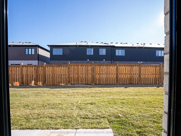 20 Westwood Ave — Photo 22