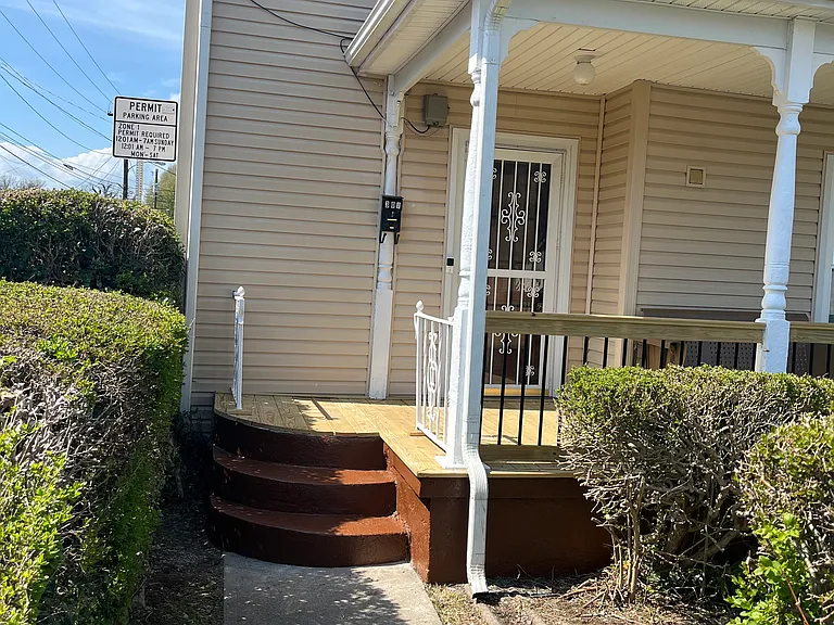 301 10 1/2 St NW #TWO STORY HOME — Photo 24