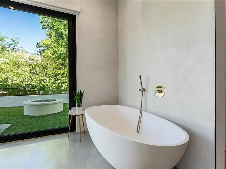 524 E Miraleste Ct — Photo 44