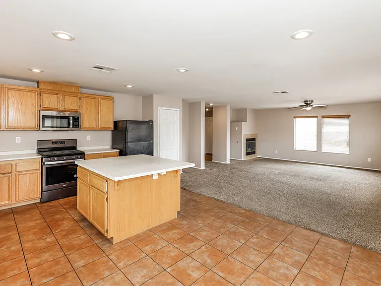3433 Palatine Hills Ave — Photo 7