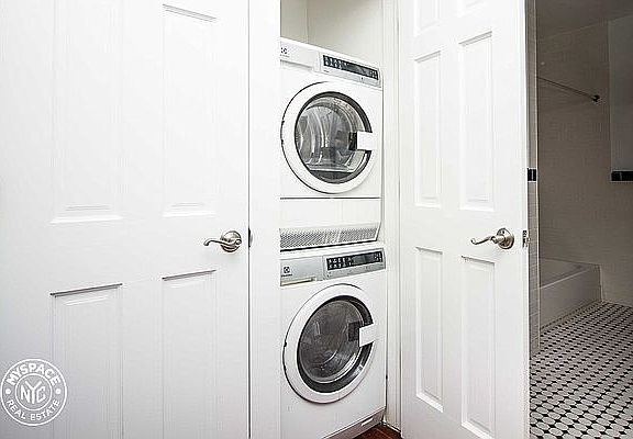 4th image of 216 Macon St #26