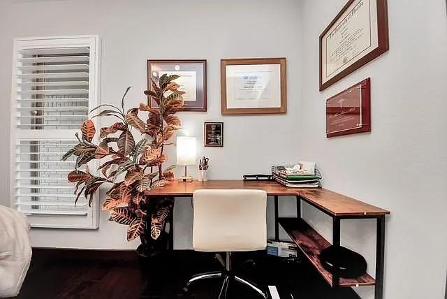 1410 Hyde Park Blvd #203 — Photo 36