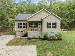 2480 N Hurricane Creek Rd, Mc Ewen, TN 37101
