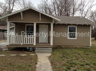 1020 S Stewart Ave, Springfield, MO 65804