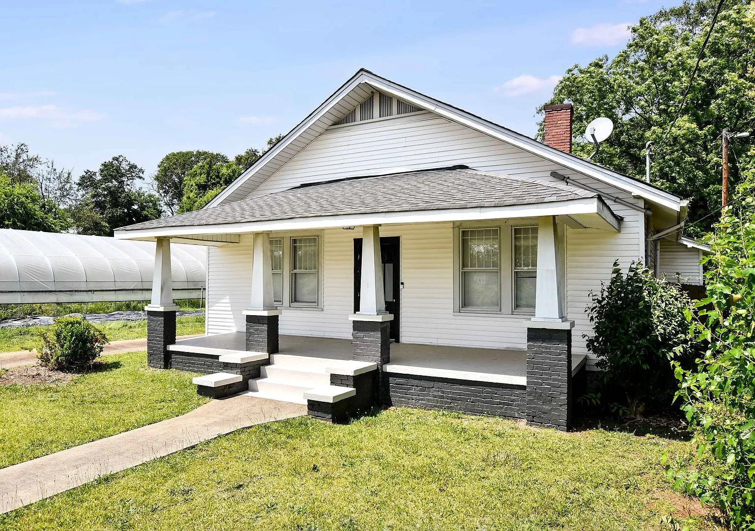 Updated West End Cottage — Photo 1