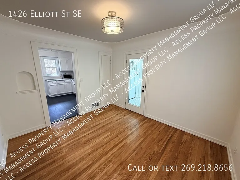 1426 Elliott St SE — Photo 6