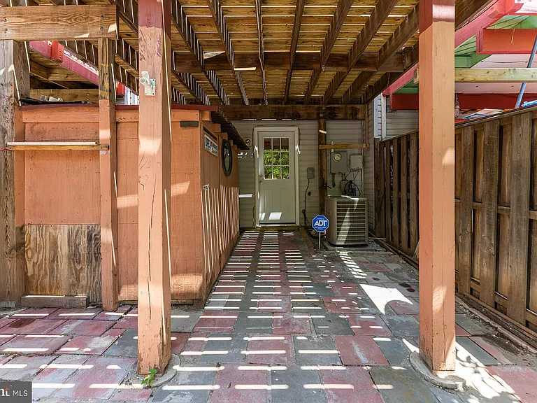 2534 Peter Jefferson Ln — Photo 10