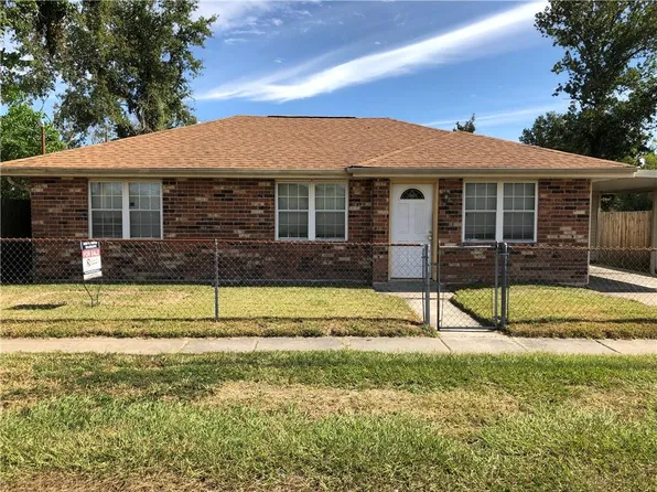 2209 Licciardi Ln, Violet, LA 70092
