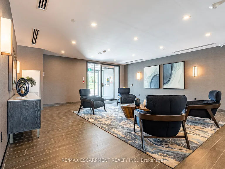 470 Dundas St E #225 — Photo 6