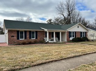 15014 Ridge Lake Dr, Chesterfield, MO 63017