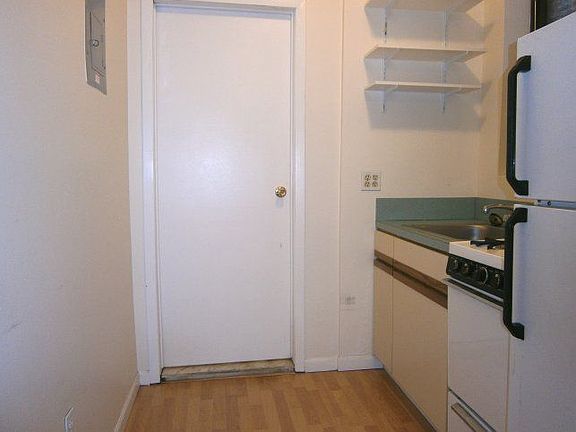 4th image of 347 E 61st St APT 3FW