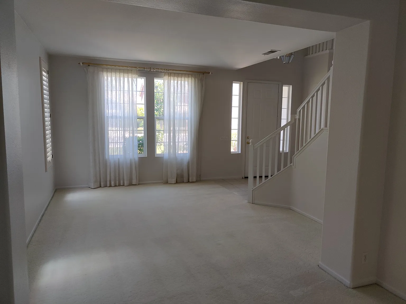 5 bed, 3453 sqft, $3,695 — Photo 4