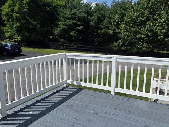 11734 Harp Rd, Hagerstown, MD 21742