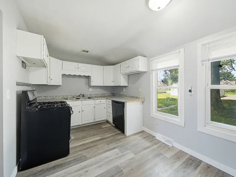 1416 W 13th St #1416 — Photo 8