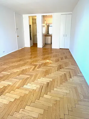 Rented by RELO REDAC INC. | media 6
