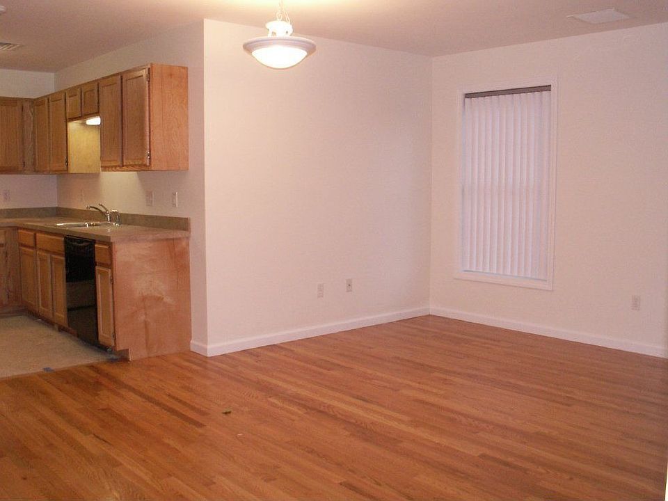 For Rent: 145R East Main Street, Clinton, CT 06413