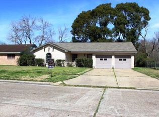 449 Munson Ct, Angleton, TX 77515