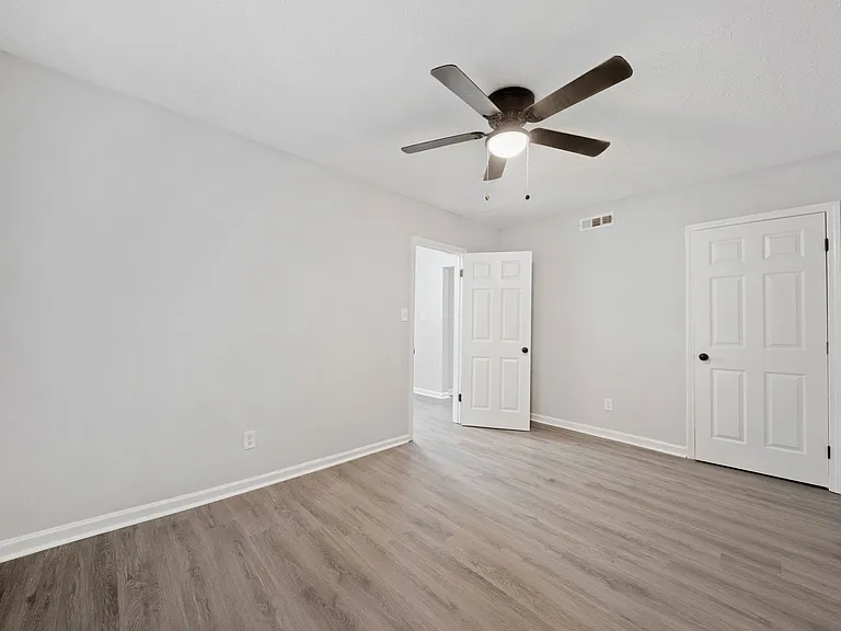 Dawkins Gardens Apartments — Photo 10