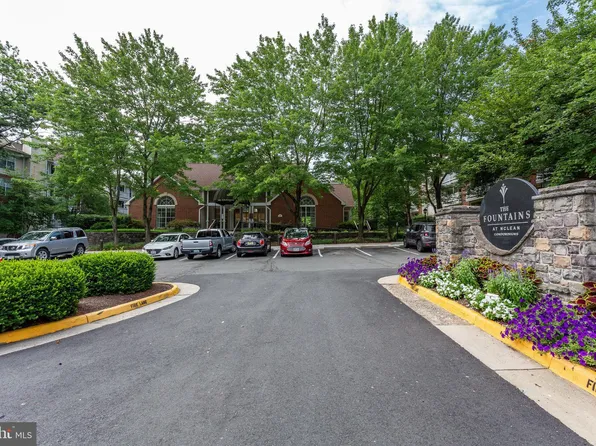 1504 Lincoln Way APT 411, Mc Lean, VA 22102
