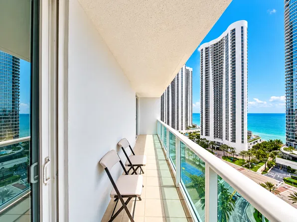 100 Bayview Dr, Sunny Isles Beach, FL