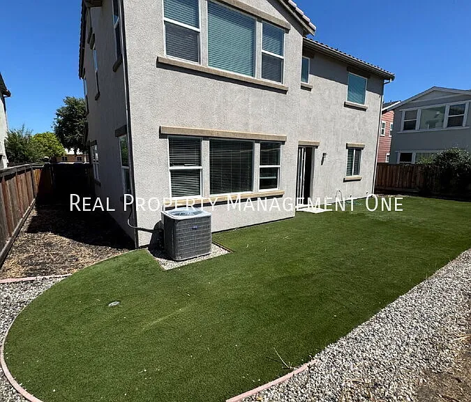407 Ghiggeri Dr — Photo 31