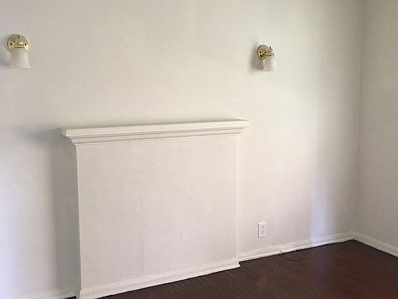 5th image of 2451 Cedar Ave APT 4