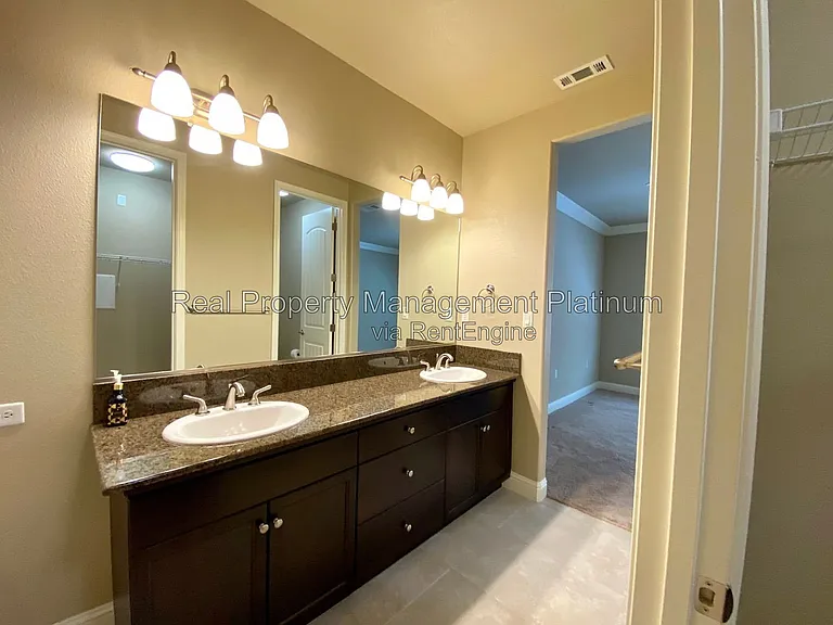 2141 W Juliet Way — Photo 18