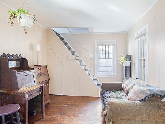 3rd image of 3767 Horton Ave SE