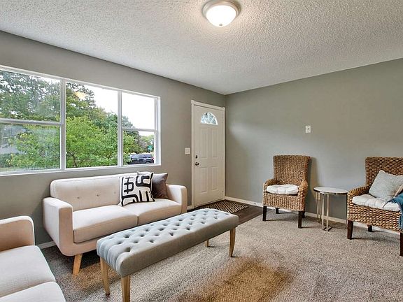 4th image of 3533 S Saint Clair Ave